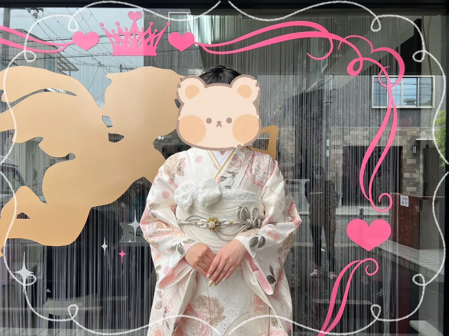 振袖 レンタル 奈良 ヘップバーンシャネルカラー 白/薄ピンク バラ/リボン柄 かわいい スワロフスキー付き レースインナー/ヒールコーデ ぴょな