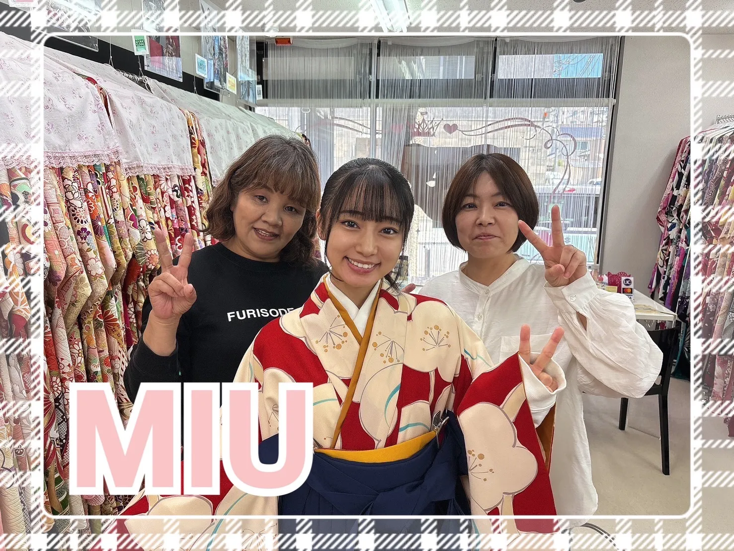 袴 前撮り撮影会 可愛い おしゃれ レトロ 赤/白/紅白 梅柄 古風 レトロモダン かわいい
