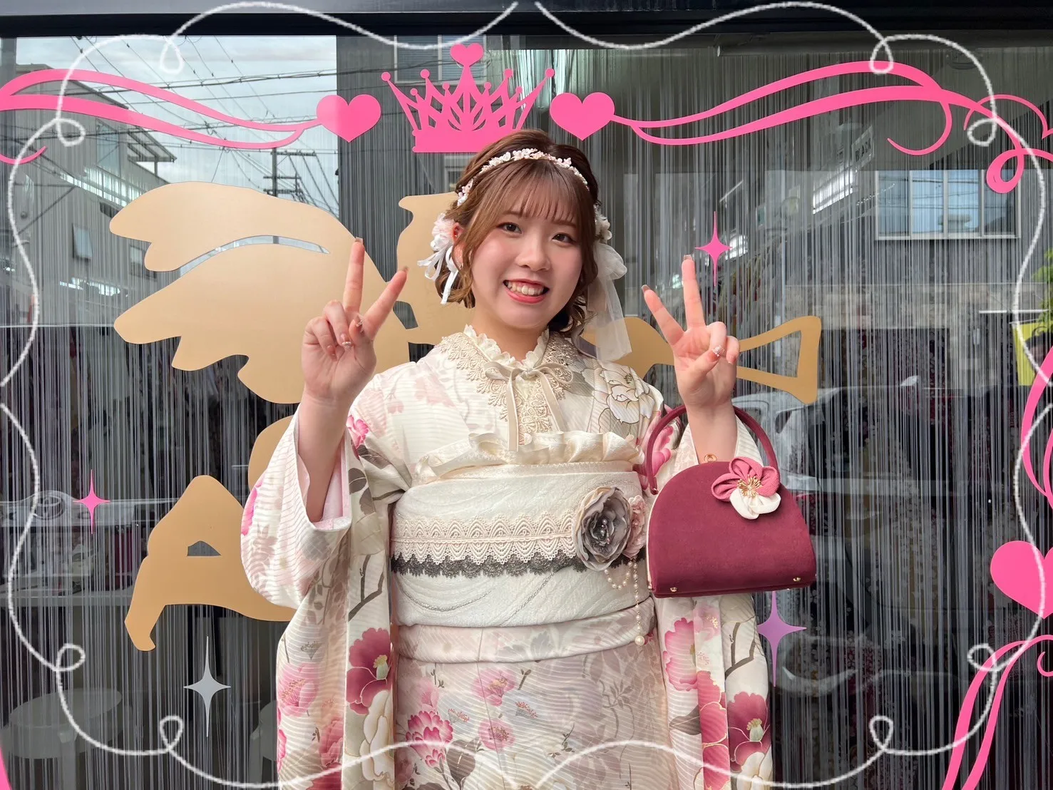 振袖 レンタル 奈良 くすみカラーガーリー 白/ピンク/淡色 椿柄 かわいい リボン小物コーデ トレンド 香音ちゃん