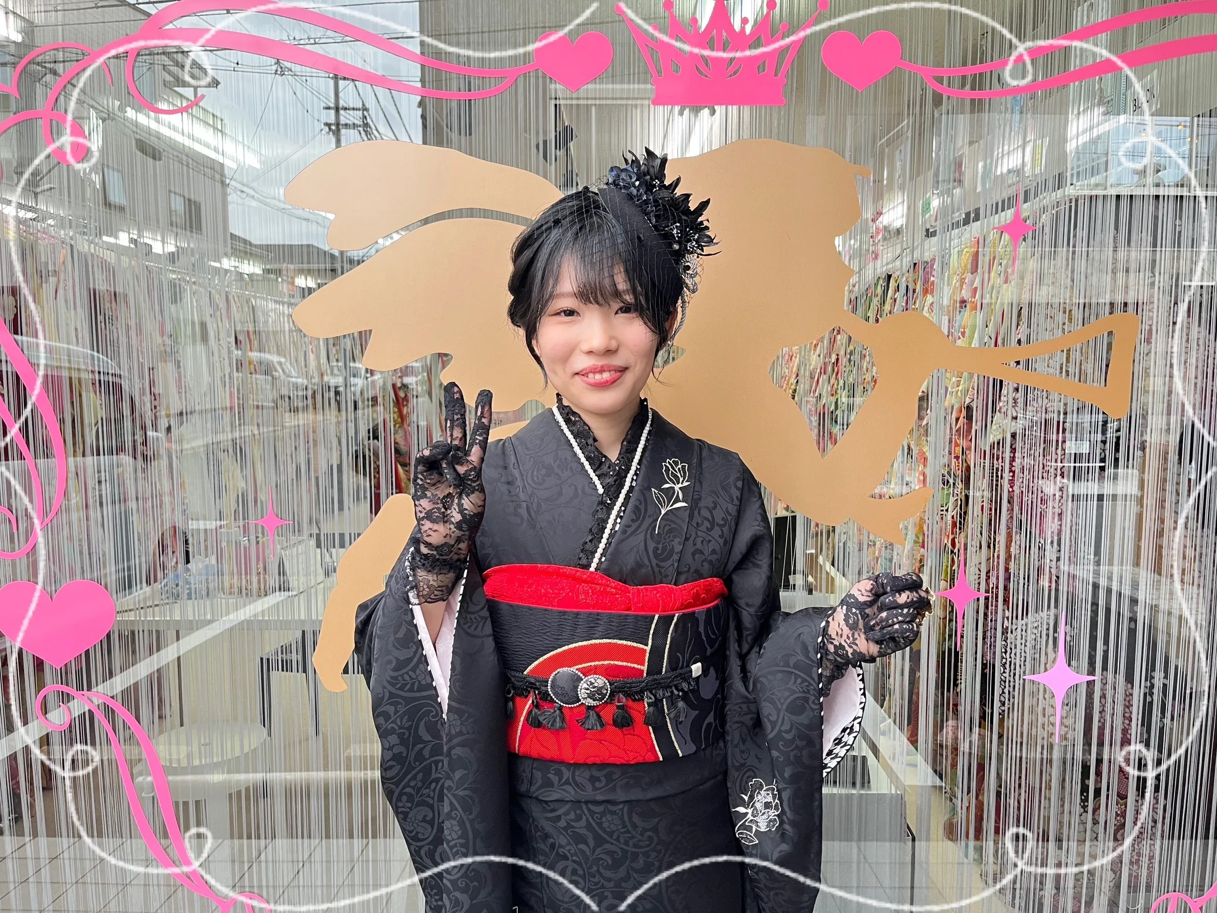 振袖 レンタル 奈良 ヴィンテージスタイル ブラック/黒ベース ワンポイント刺繍 人と被らない シンプル振袖 おしゃれな着こなし レースインナー/ブーツスタイル