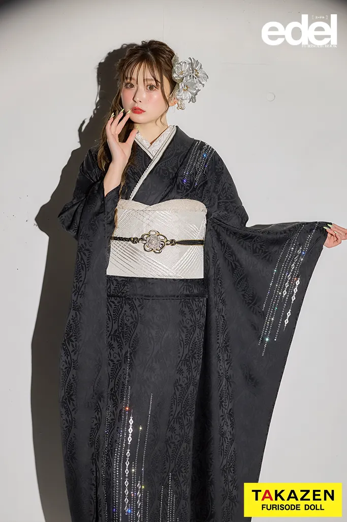 TAKAZENのレンタル振袖 クール系　黒/モノトーン　無地　ラインストーン　シンプル　かっこいい　ゆうちゃみ【通販可】K1067