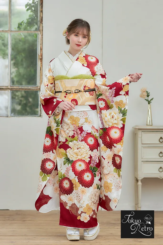 TAKAZENのレンタル振袖 東京レトロ　白地/赤　菊柄　綺麗　かわいい　モダン　上品　マーシュ彩【通販可】K1076