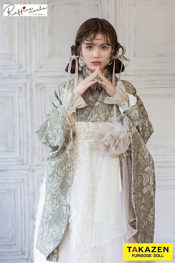 TAKAZENのレンタル袴 くすみカラーガーリー　レース　ドレス袴　シャギー　かわいい　ブーツスタイル　個性的【通販可】R25089