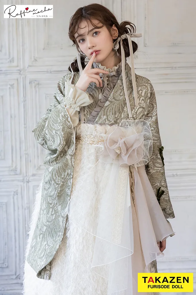 TAKAZENのレンタル袴 くすみカラーガーリー　レース　ドレス袴　シャギー　かわいい　ブーツスタイル　個性的【通販可】R25089