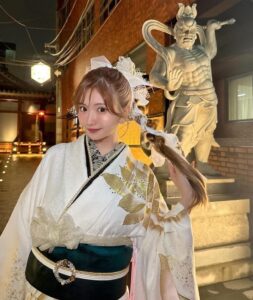 振袖　レンタル　おでかけ　ひめかちゃん　白　ゴールド　モード系　綺麗　人気