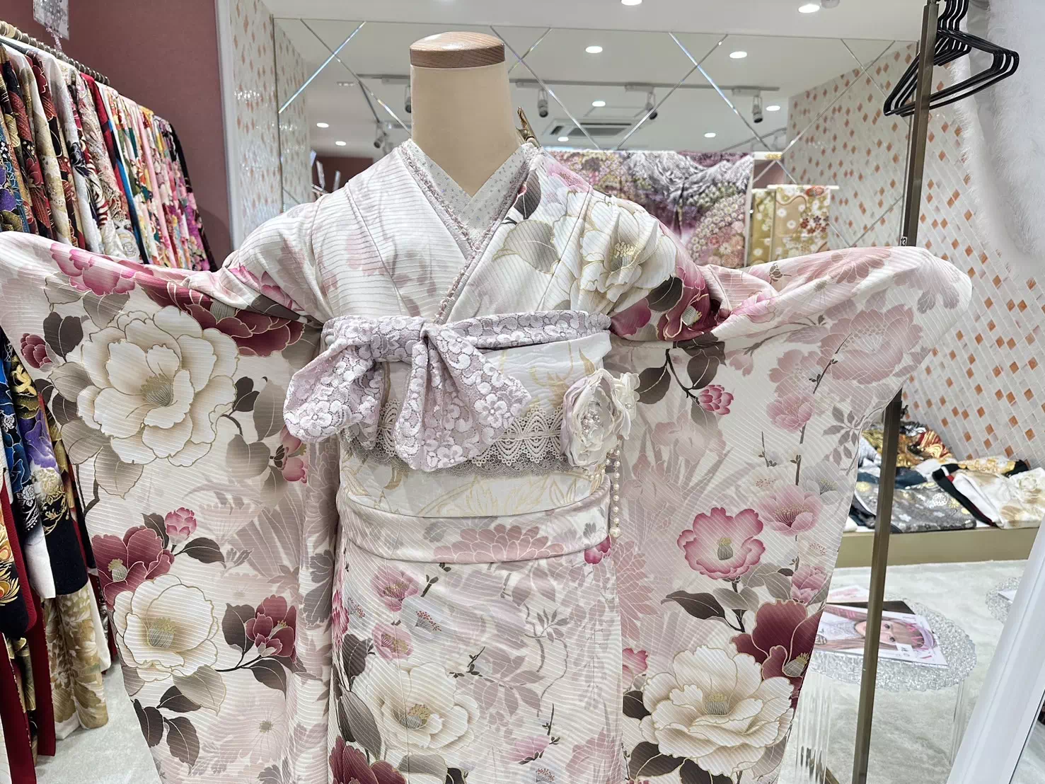 TAKAZEN姫路店　加古川市　高砂市　人気振袖　振袖レンタル　姫路市　成人式　卒業式　袴　振袖　イマドキ振袖　香音　