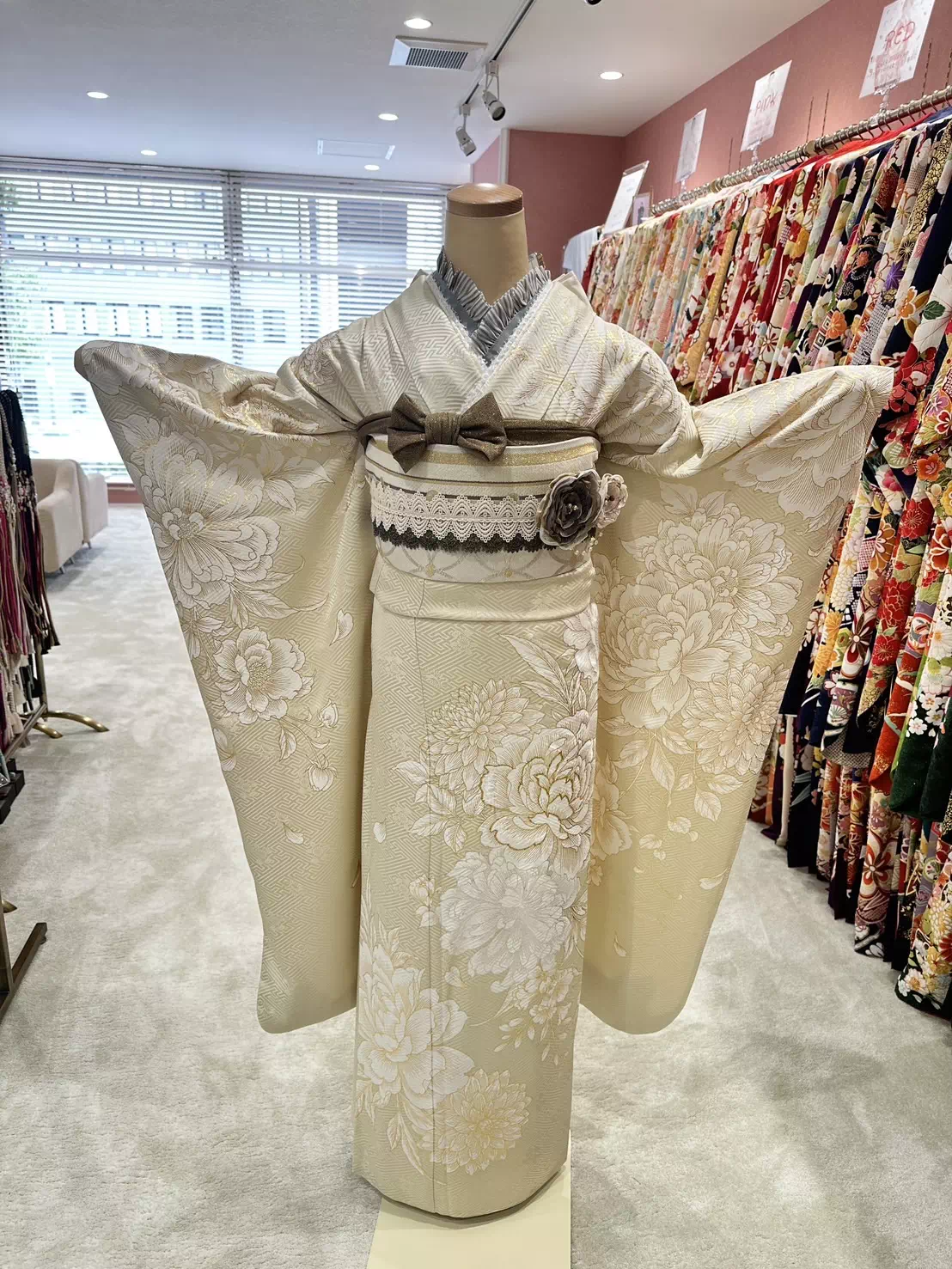 TAKAZEN姫路店　姫路市　成人式　卒業式　袴　振袖　イマドキ振袖　香音　くすみがリー　