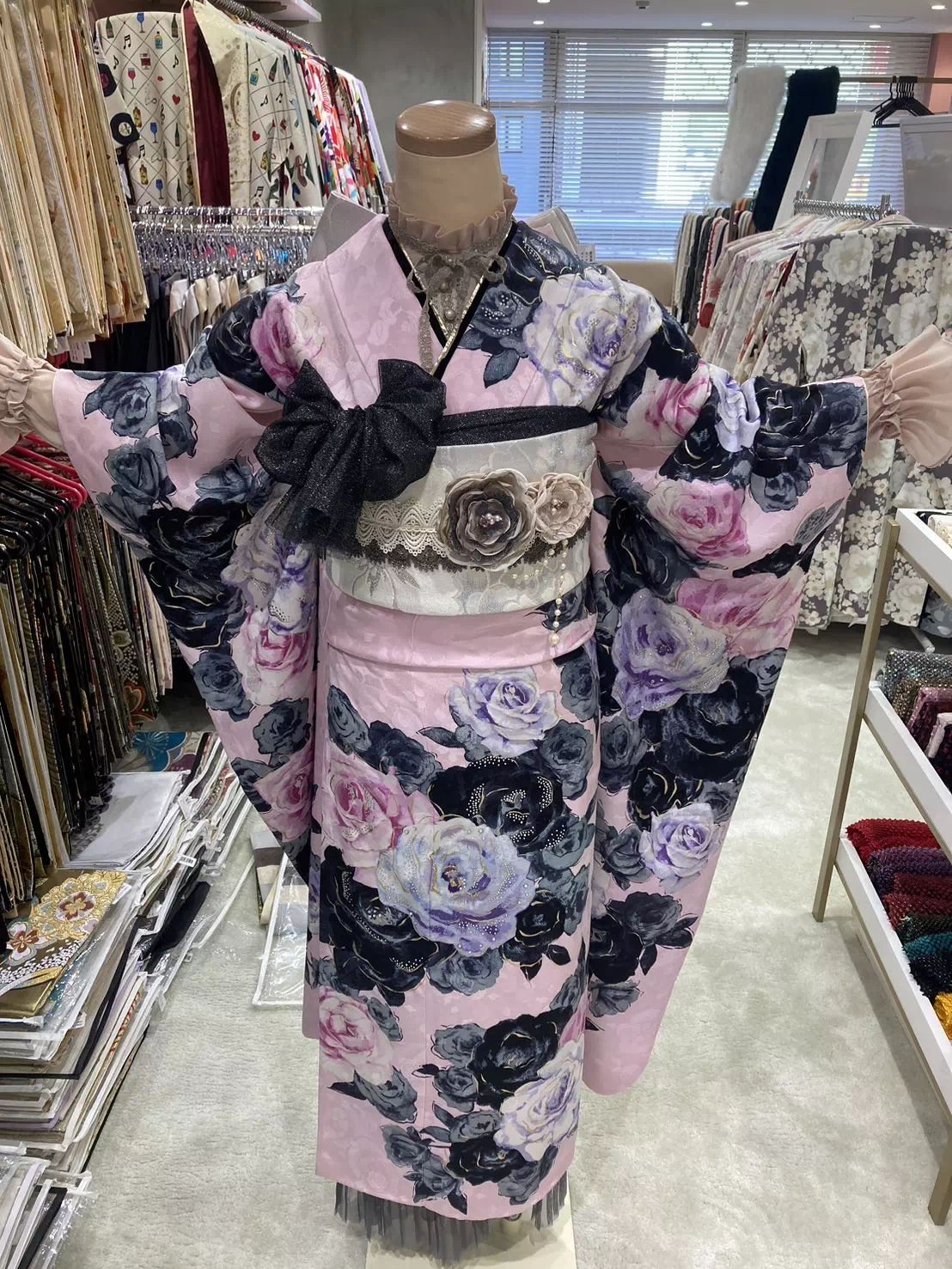 TAKAZEN姫路店　姫路市　成人式　卒業式　袴　振袖　イマドキ振袖　加古川市　高砂市　前撮り　ヘップバーン　ゴージャス