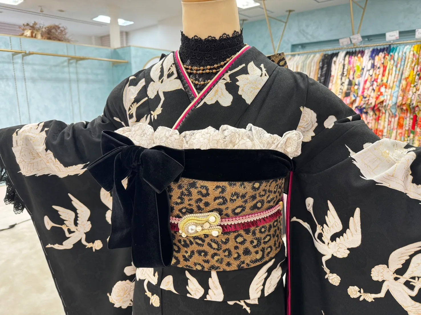 振袖レンタル　なんば　大阪　人気　心斎橋　個性的　かわいい　黒