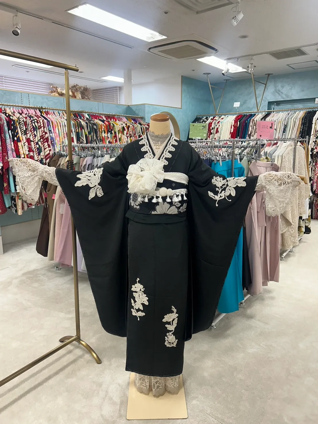 振袖レンタル　成人式　シンプル　上品　大人っぽい　黒振袖　かっこいい振袖　なんば　心斎橋　天王寺