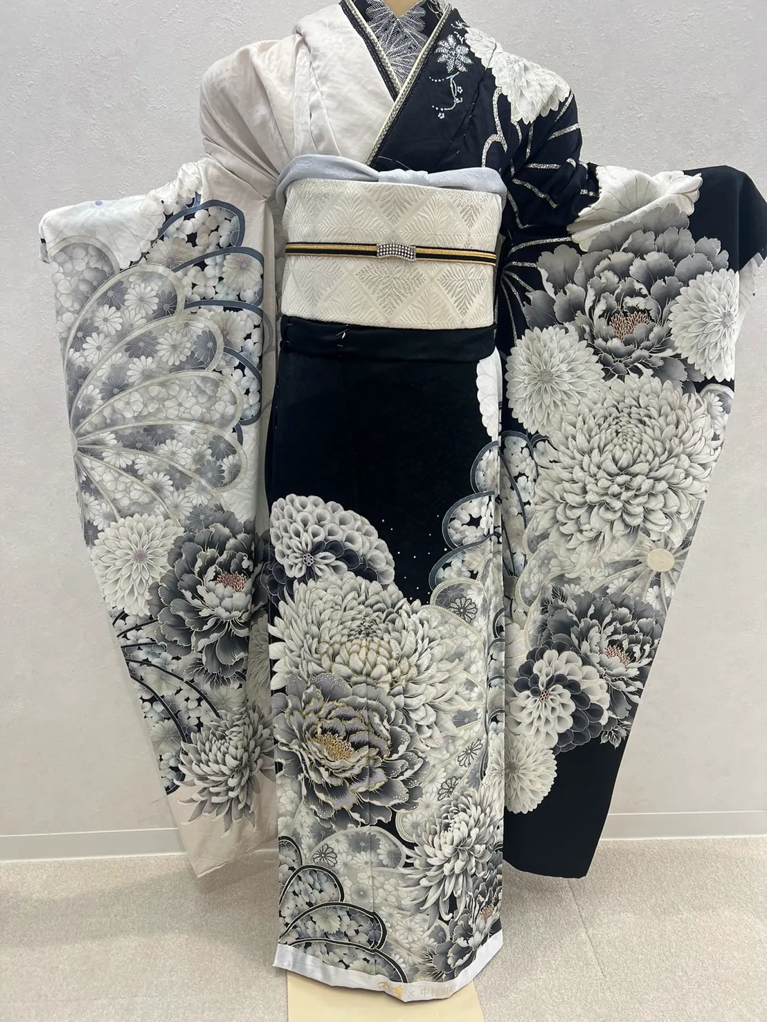 振袖レンタル 奈良 橿原 かわいい おしゃれ 個性派 かわいい かっこいい くすみ イマドキ 中村里沙