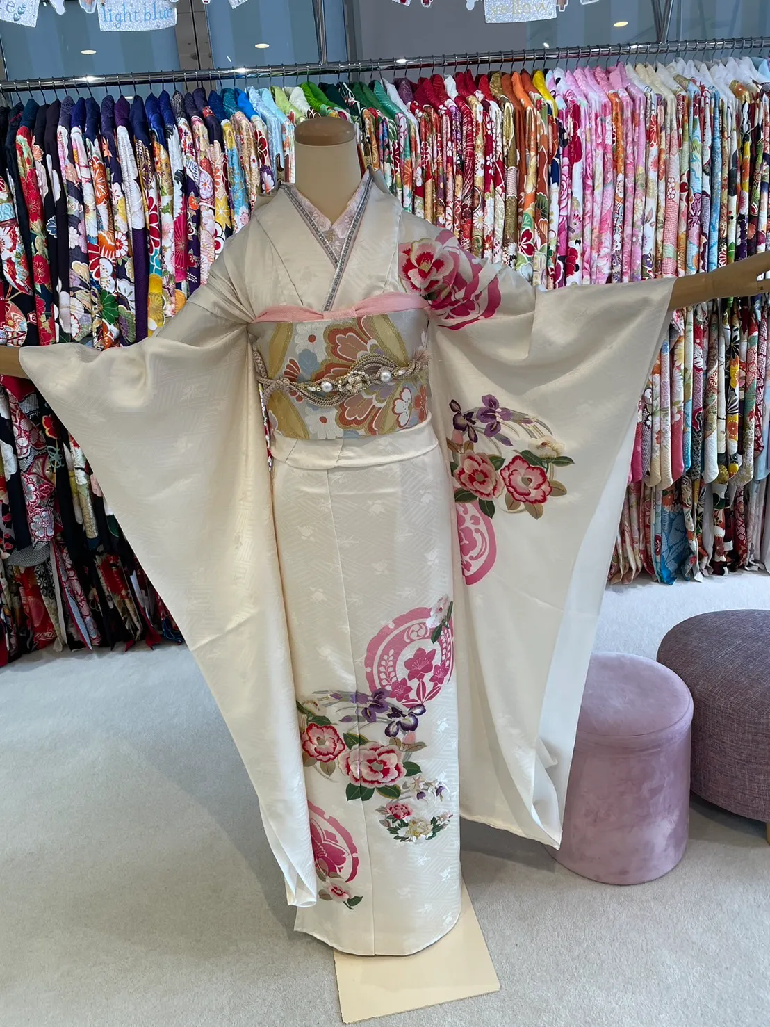 成人式　振袖　レンタル　TAKAZEN堺店　古典柄　白