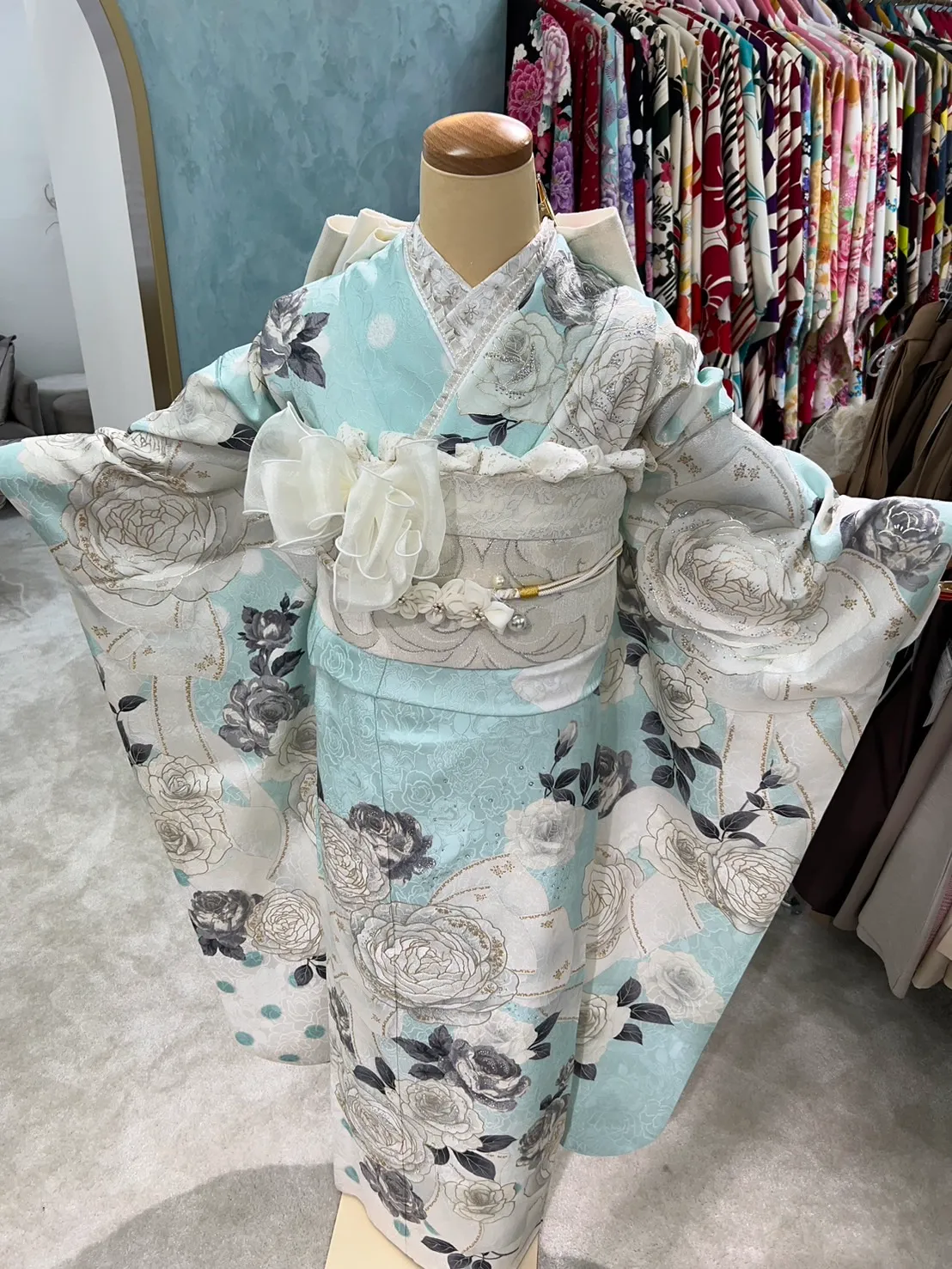 振袖レンタル　成人式　なんば　心斎橋　天王寺　キラキラ　可愛い　水色　フリル　リボン　人気　安い　振袖