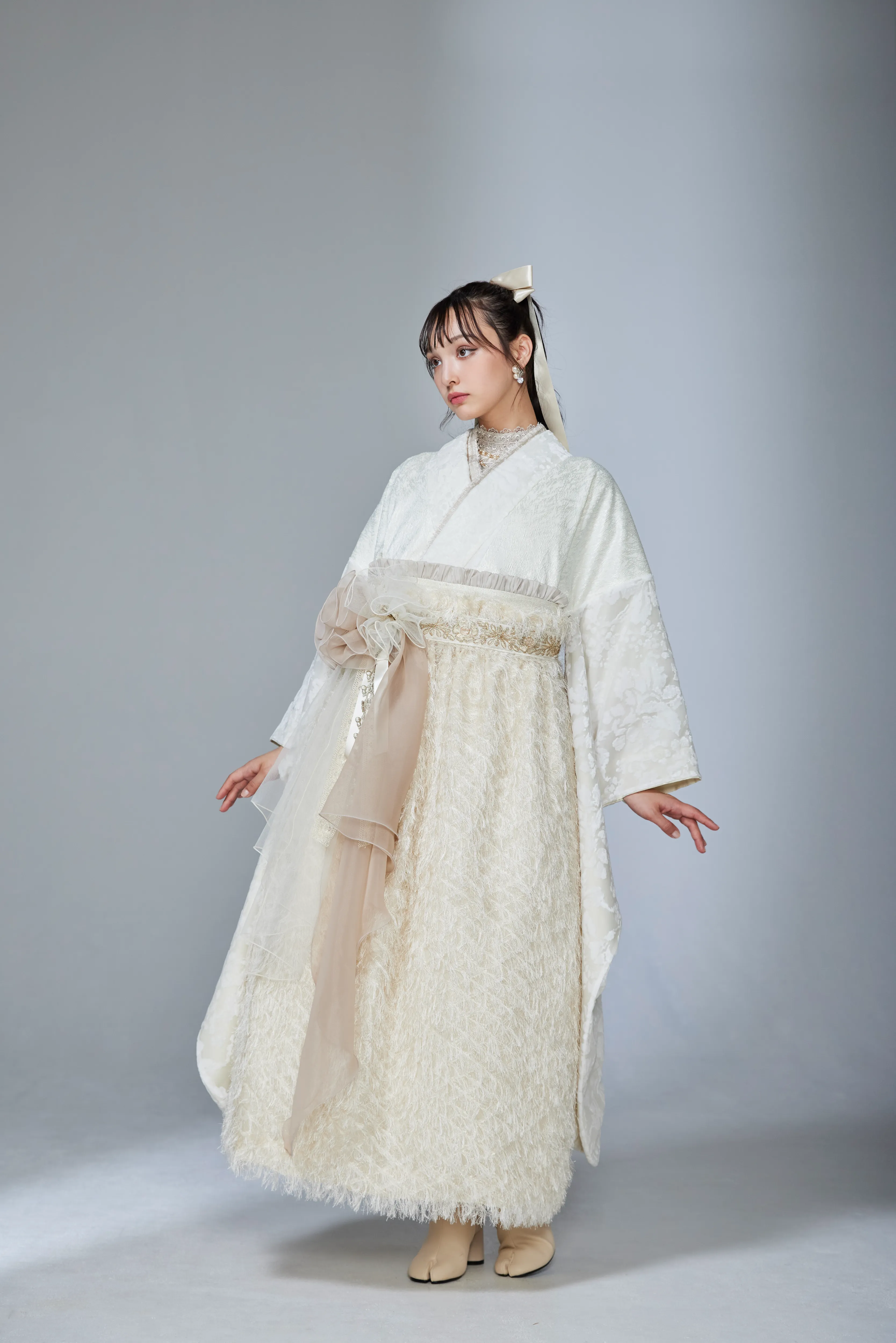 香川るな　オフホワイト　袴