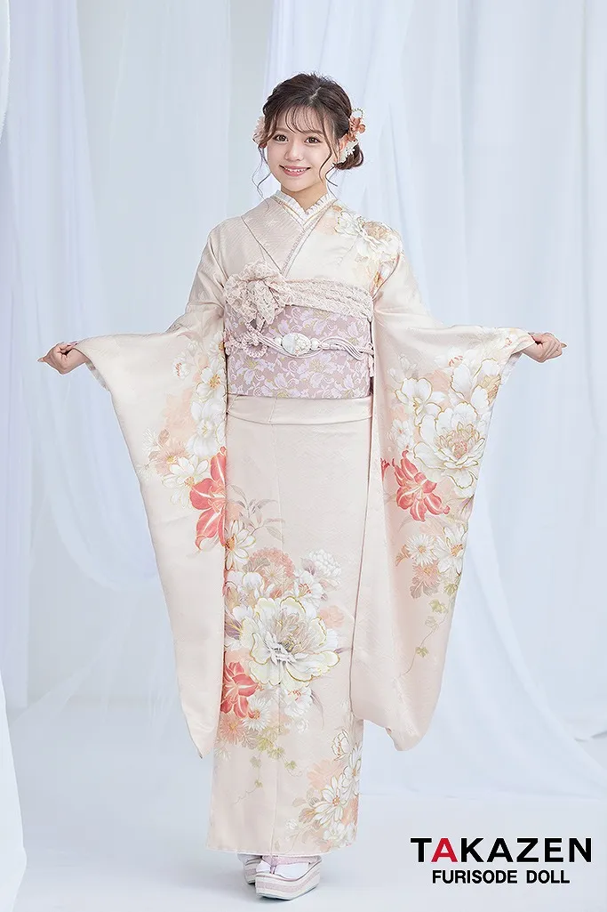 TAKAZENのレンタル振袖 くすみカラー古典　サーモンピンク/淡い色　ユリ柄　シンプル　すっきり　かわいい　レース小物　じゅり【通販可】G63