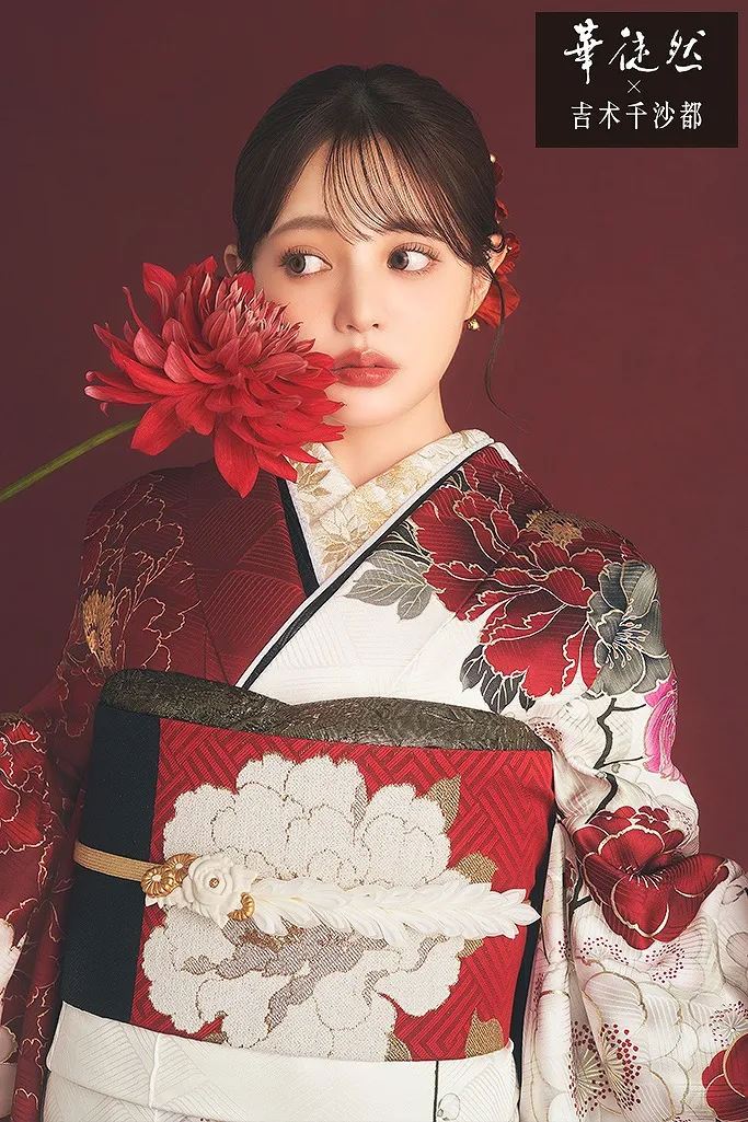 TAKAZENのレンタル振袖 華徒然×吉木千沙都　白/赤/紅白　牡丹柄/梅柄　片身替わり　華やか　目立つ【通販可】K1109