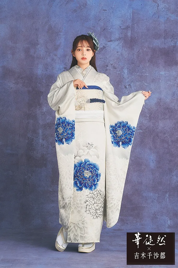 TAKAZENのレンタル振袖 華徒然×吉木千沙都　白地/青　牡丹柄　シンプル　すっきりした振袖　上品　ワンポイント【通販可】K1116
