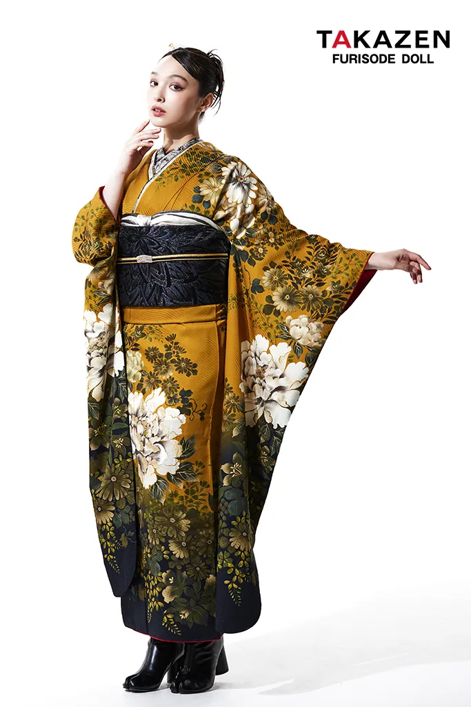 TAKAZENのレンタル振袖 ヴィンテージスタイル　からし　牡丹柄　かっこいい　大人っぽい　シック　ブーツスタイル　香川るな【通販可】LB42
