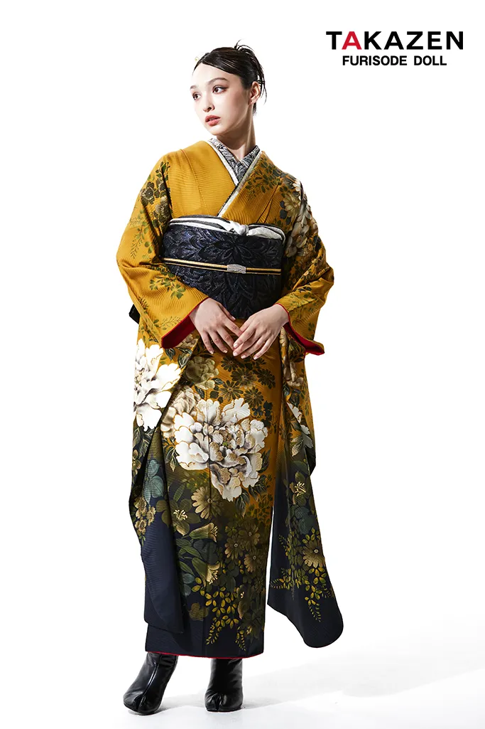 TAKAZENのレンタル振袖 ヴィンテージスタイル　からし　牡丹柄　かっこいい　大人っぽい　シック　ブーツスタイル　香川るな【通販可】LB42