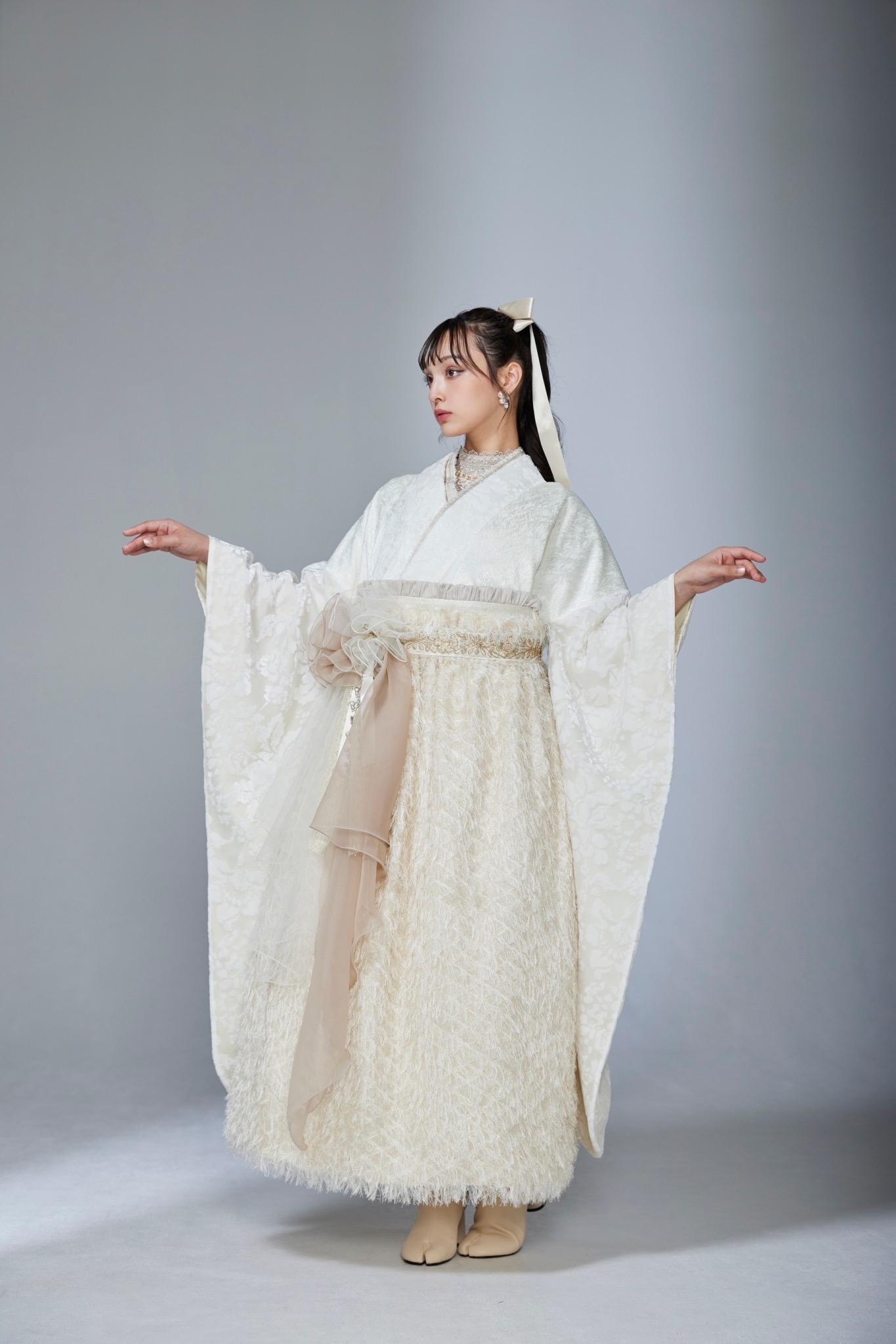 袴 レンタル 神戸 ヴィンテージスタイル 黒/オールブラック ジャガード生地 ベルベット レースインナーコーデ 香川るな