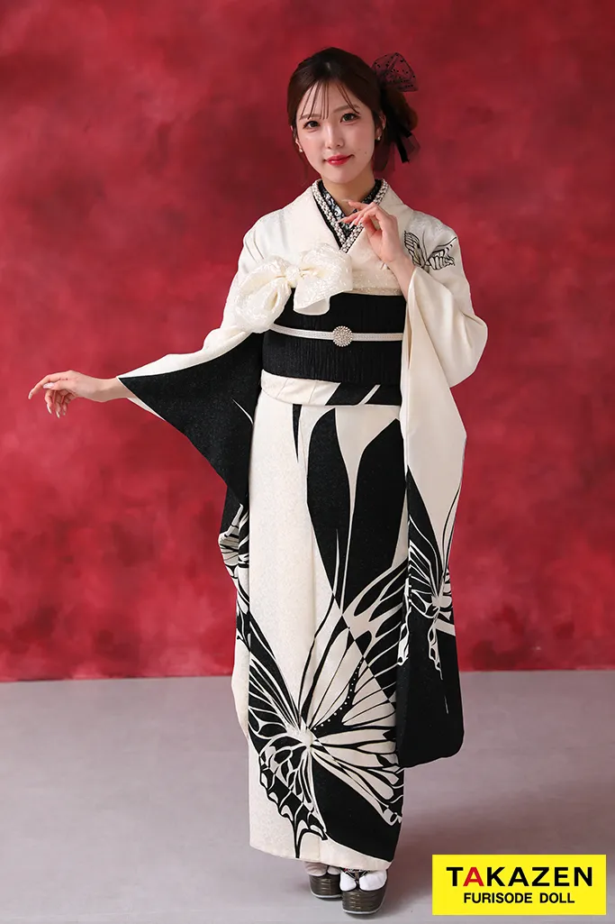 TAKAZENのレンタル振袖 クール系　白黒/モノトーン　蝶々柄　シンプル　かっこいい　モード系　目立つ【通販可】YK249