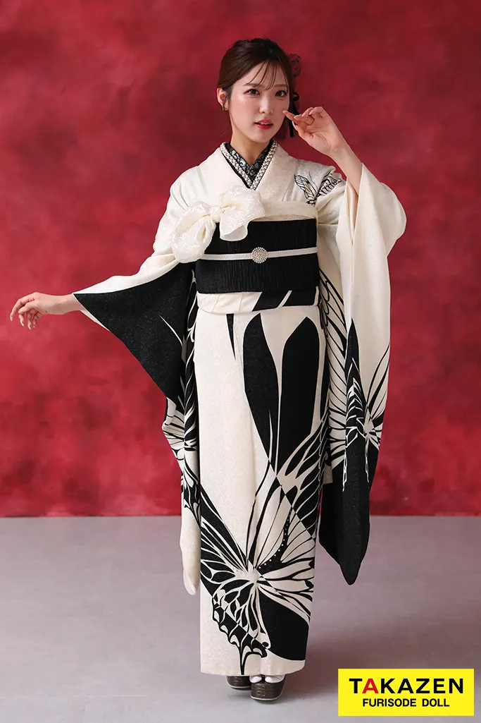 TAKAZENのレンタル振袖 クール系　白黒/モノトーン　蝶々柄　シンプル　かっこいい　モード系　目立つ【通販可】YK249