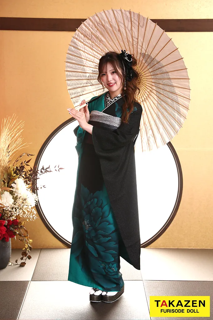 TAKAZENのレンタル振袖 格安クール系　黒/エメラルドグリーン　牡丹柄　大柄　シンプル　かっこいい　ギャル【通販可】YK251