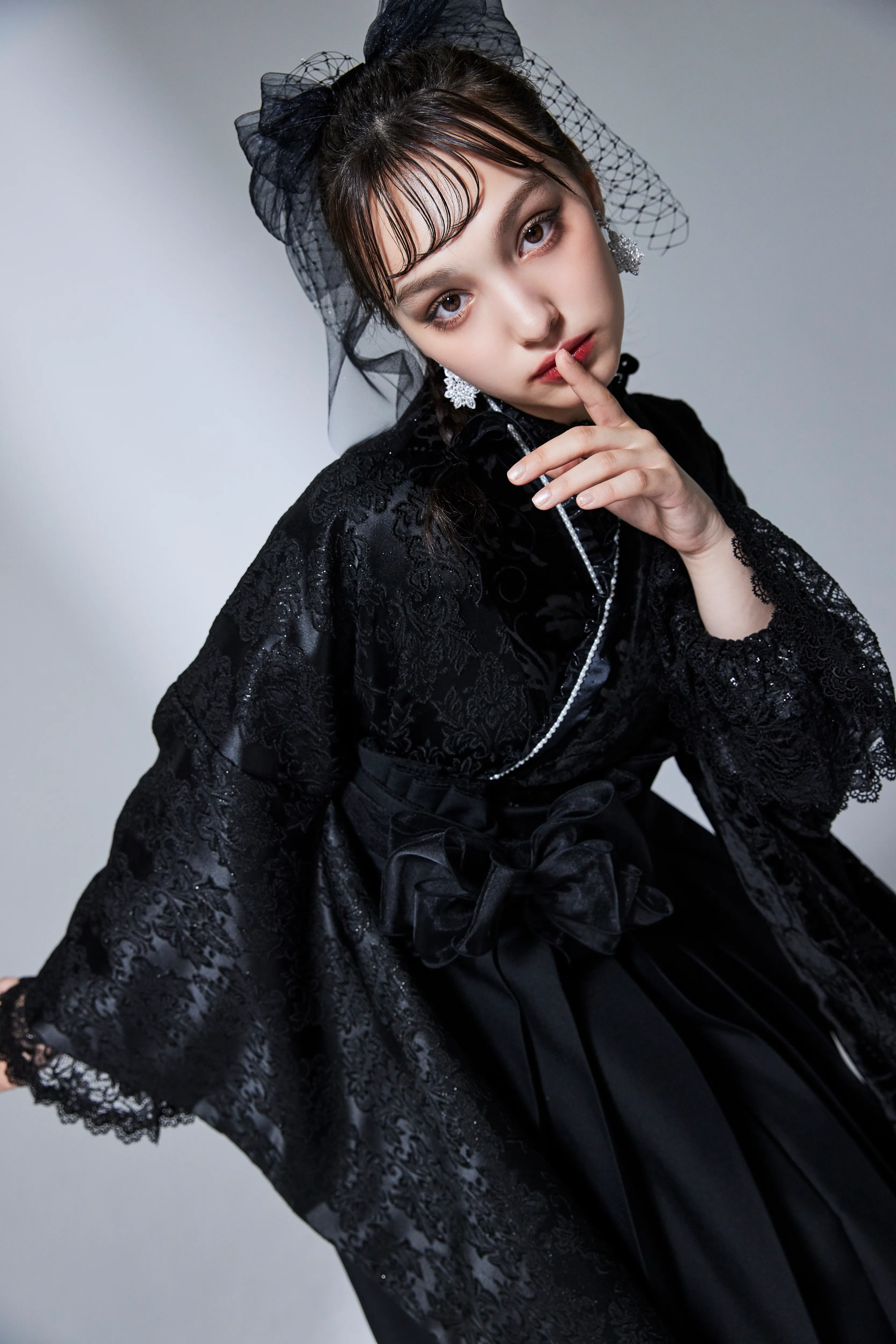 香川るな　袴　オールブラック