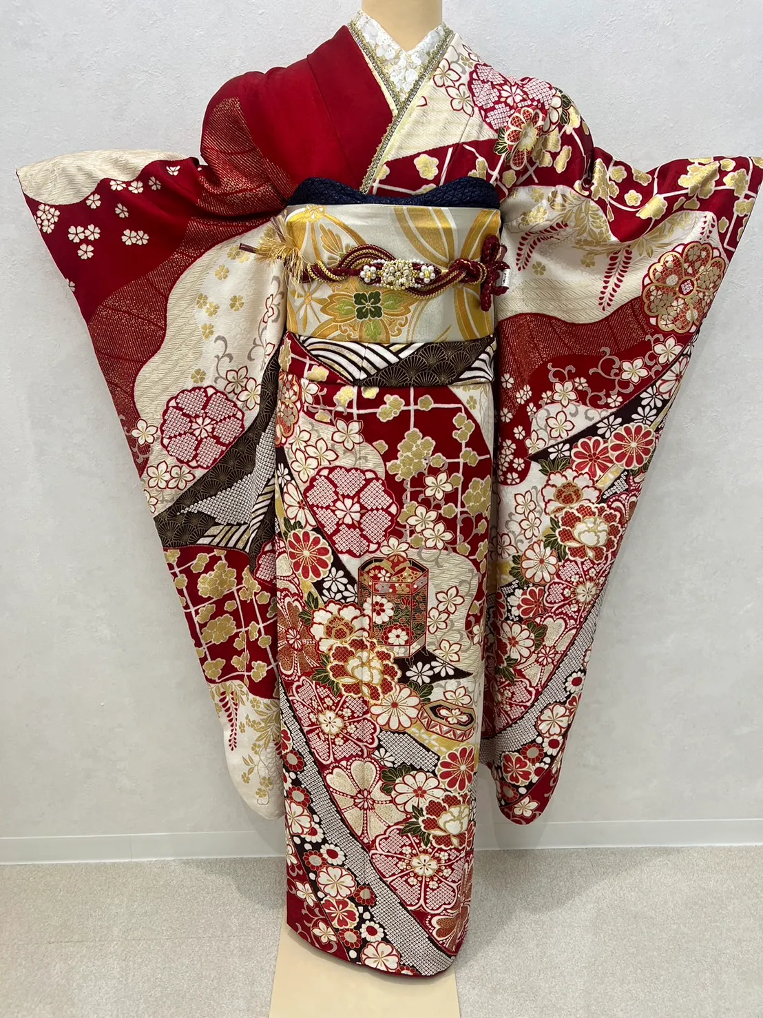 振袖レンタル 奈良 橿原 かわいい おしゃれ 個性派 かわいい かっこいい くすみ イマドキ
