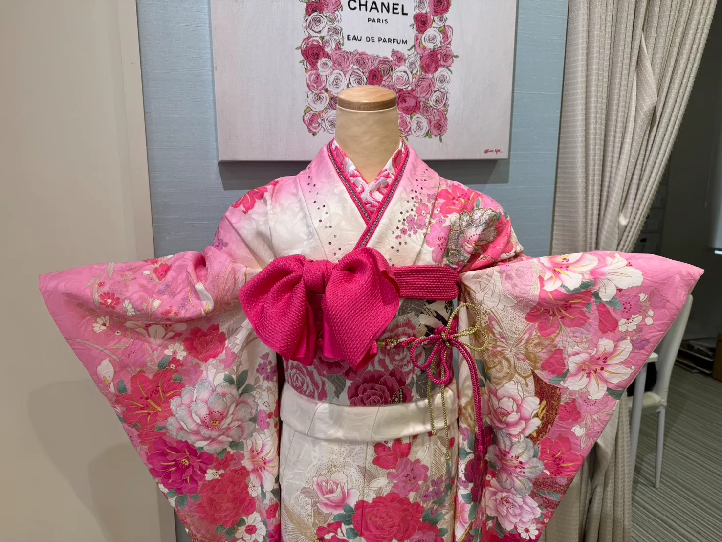 TAKAZEN　タカゼン　成人式振袖　振袖レンタル　プリンセス　キュート　ガーリー　薔薇　かわいい　ピンク振袖