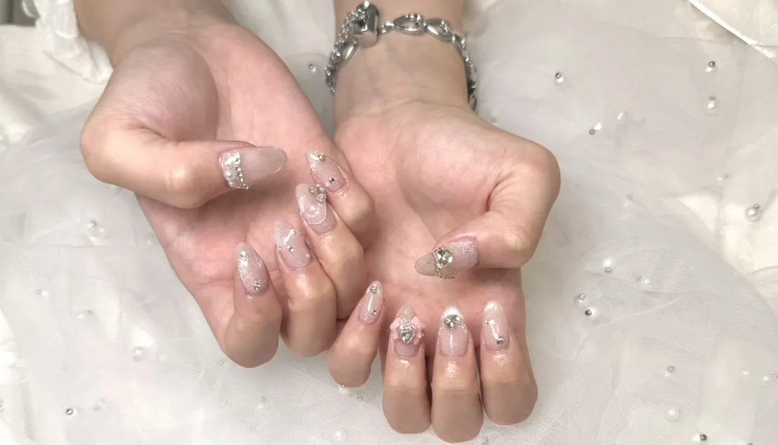 ヘップバーン振袖にピッタリ👀🎀可愛すぎる前撮りネイルご紹介👀
