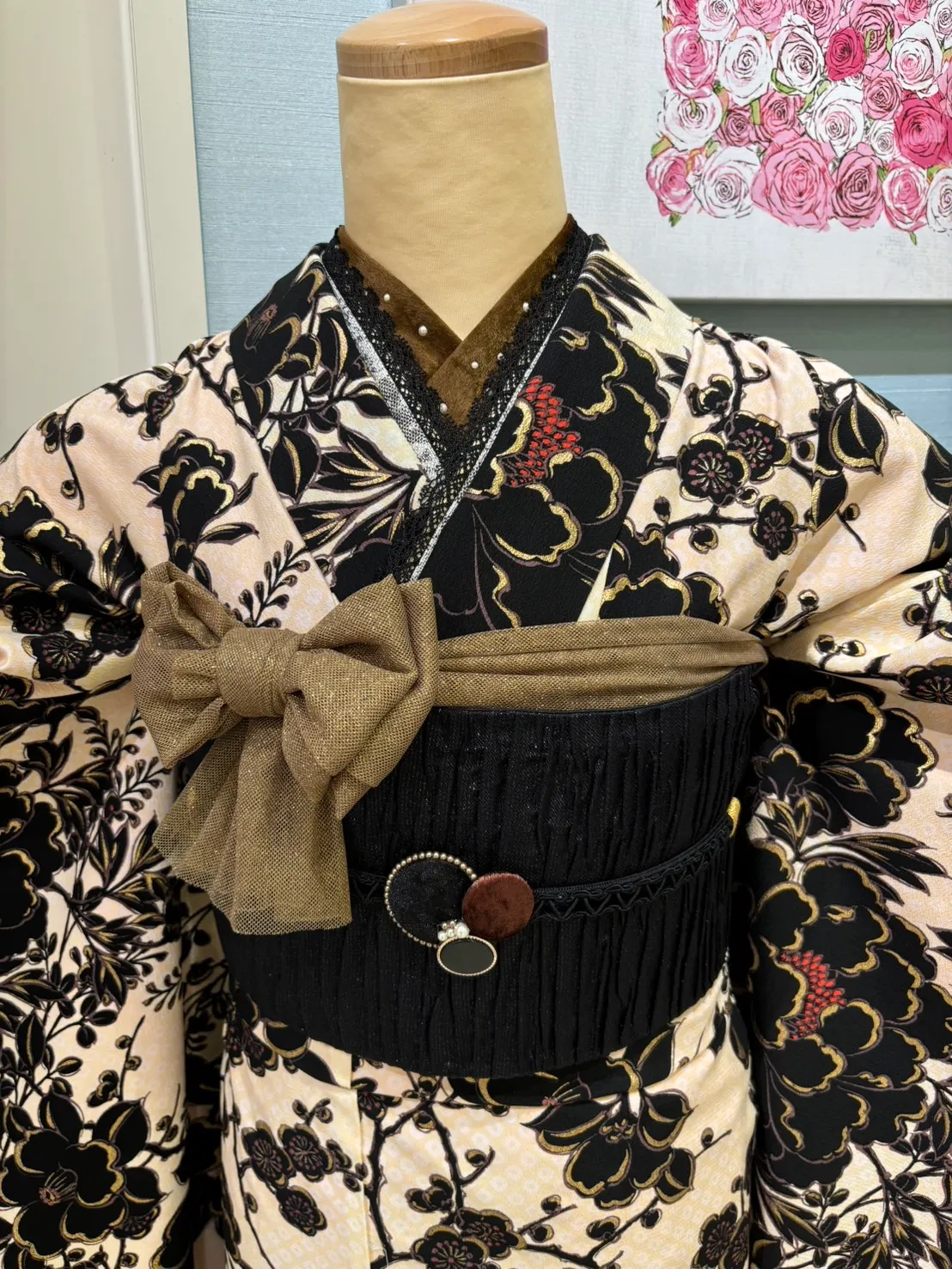 2025年　2026年　2027年　成人式　振袖レンタル　くすみカラー　レトロ　黒　ベージュ　茶色