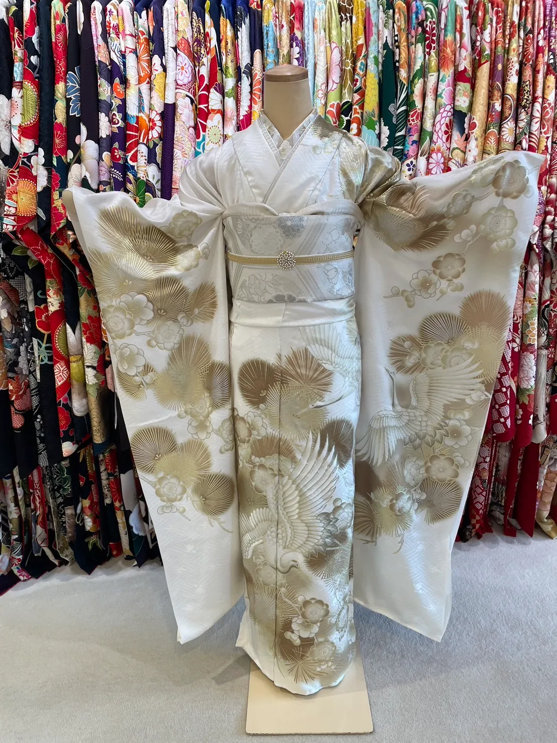 鶴　白　綺麗　和柄　振袖　レンタル　TAKAZEN　堺