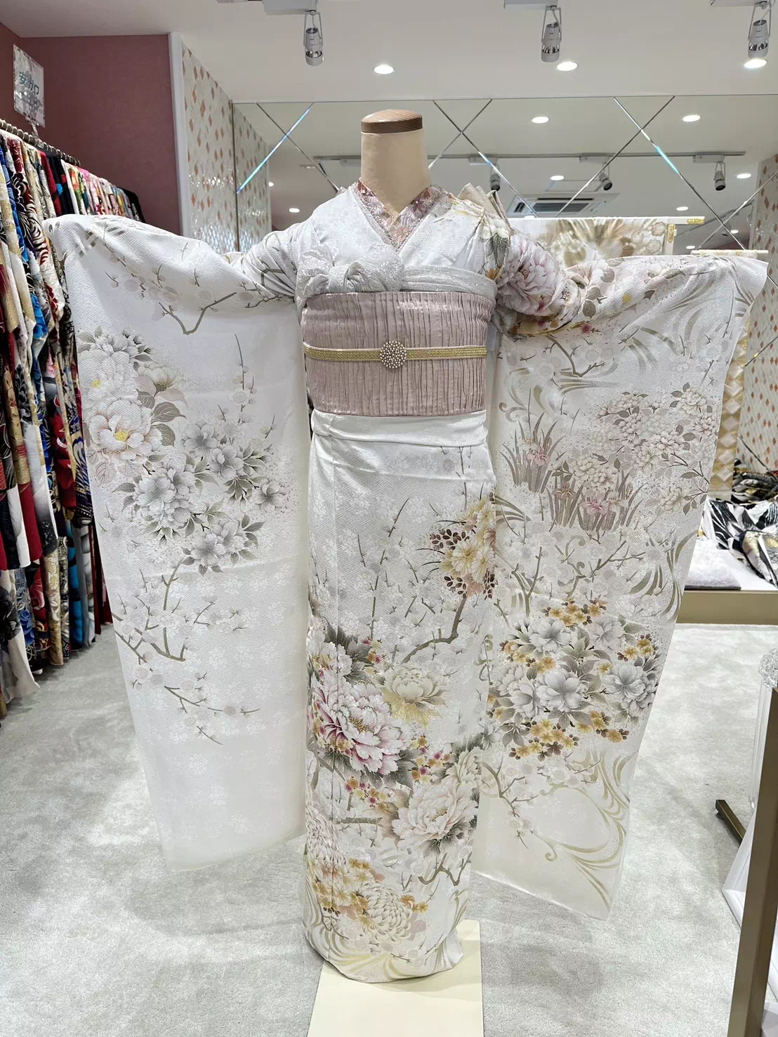 TAKAZEN姫路店　姫路市　成人式　卒業式　袴　振袖　イマドキ振袖　古典柄　口コミ　振袖レンタル　イマドキコーディネート　姫路市振袖レンタル　takazen　2024年成人 2025年成人　成人式　