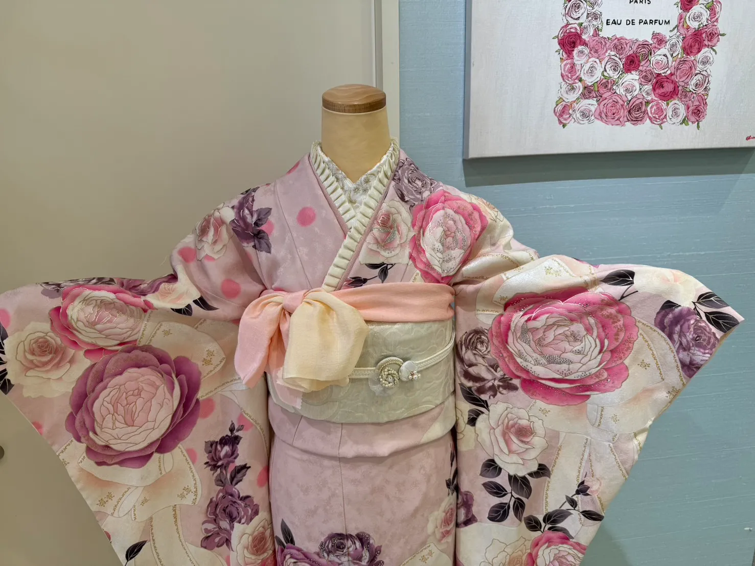 TAKAZEN　タカゼン　成人式振袖　振袖レンタル　TAKAZENオリジナル　ヘップバーン　キラキラ　可愛い　ピンク振袖　シャネルカラー