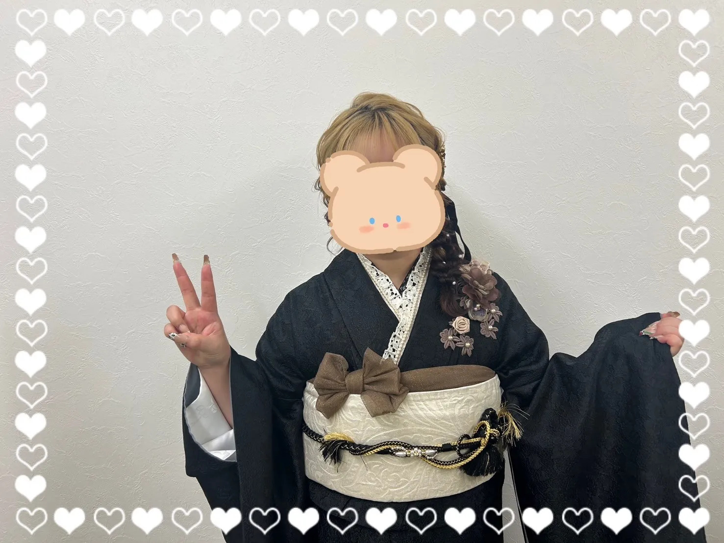 成人式　振袖　前撮り撮影会　ヘップバーン“ミニョン”(かわいい)　黒　立体花　フレンチレトロ　おしゃれな　ガーリー　レースインナー/ブーツコーデ　ぴょな