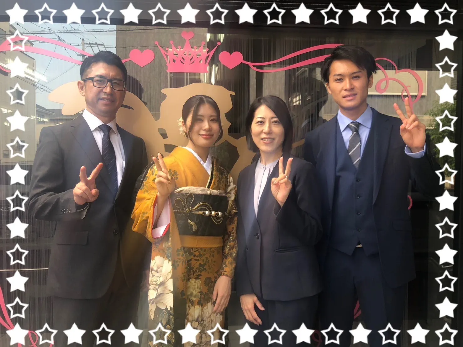 成人式 振袖 前撮り撮影会ヴィンテージスタイル からし/黒 牡丹柄 ノスタルジック 個性的振袖 人気 アンティーク調 ブーツスタイル