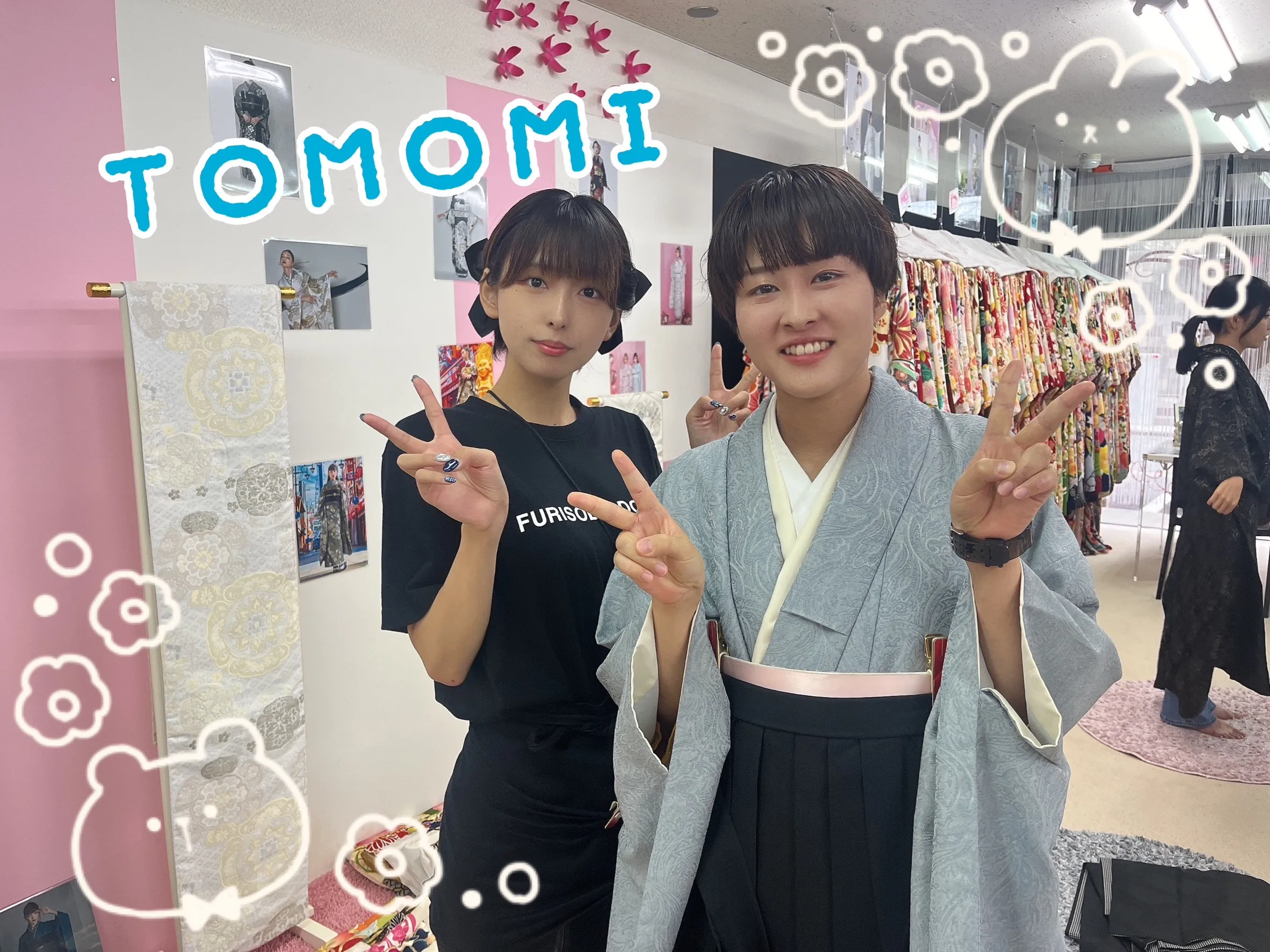 袴 レンタル 奈良 くすみカラーガーリー くすみブルー/水色/淡い色 ペイズリー柄無地 レースインナーコーデ 立体花