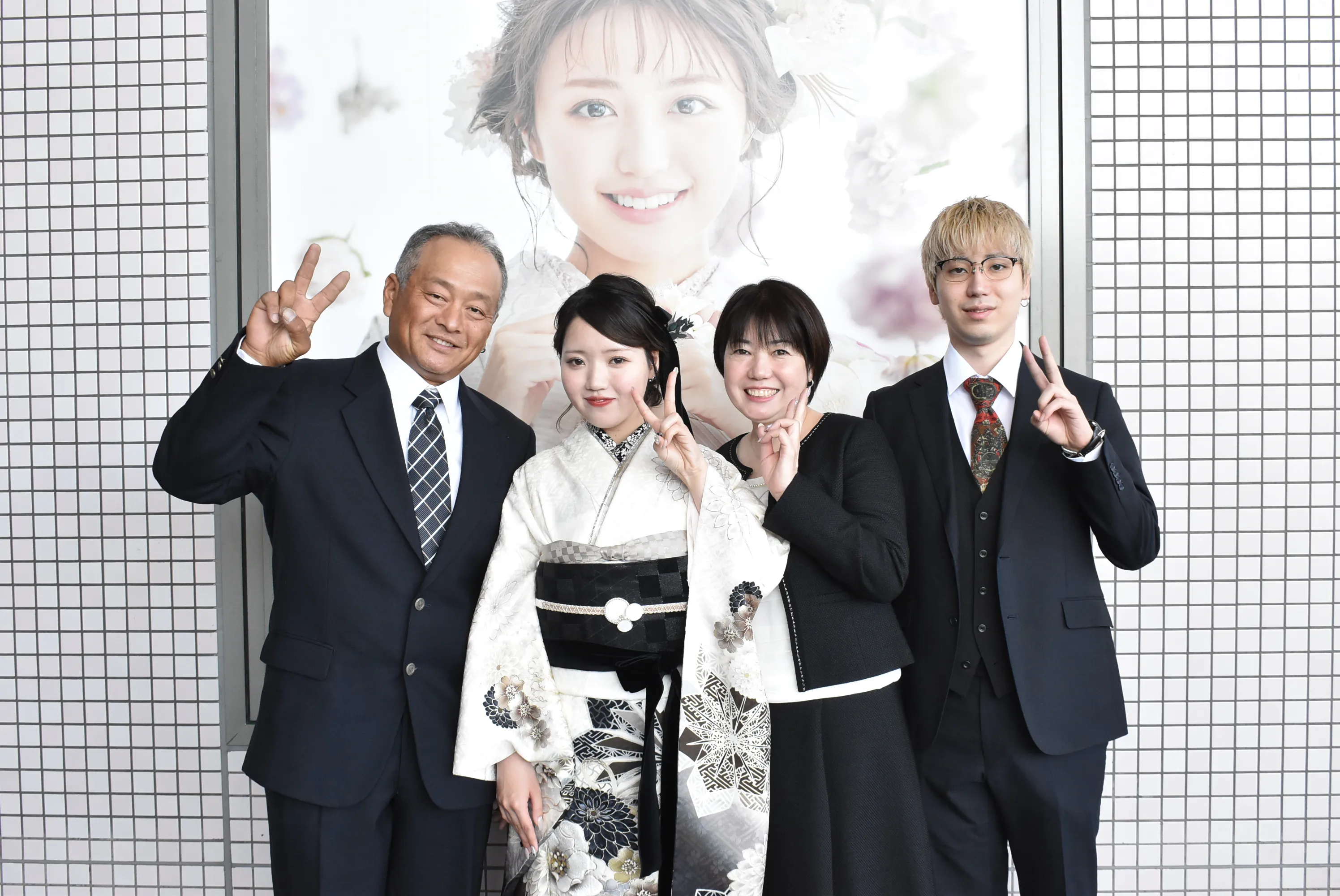 2026年成人　振袖　前撮り　中村里砂ブランド振袖　かわいい