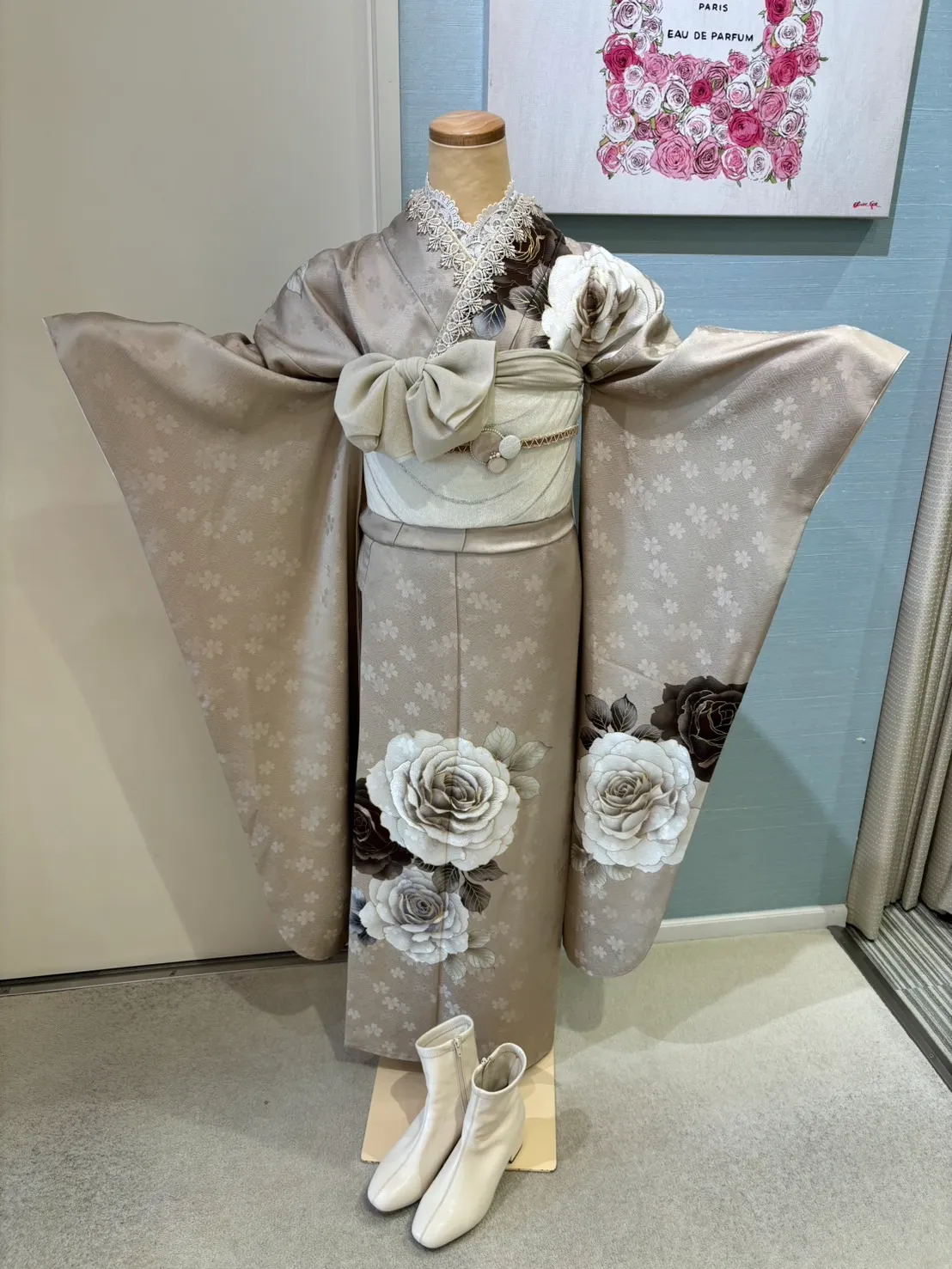 成人式　安カワ　カワイイ　くすみカラー　のの　薔薇柄