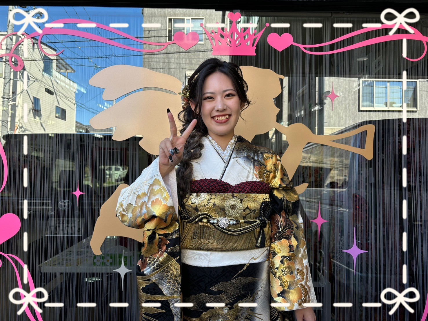 振袖 レンタル 奈良 帯 可愛い アレンジ 華やか 綺麗 ジャパンモード 白/黒/ゴールド(金色) 本物龍柄 一番目立つ 渋い振袖 かっこいい 極妻風 キラキラスワロフスキー付き 中村りおん