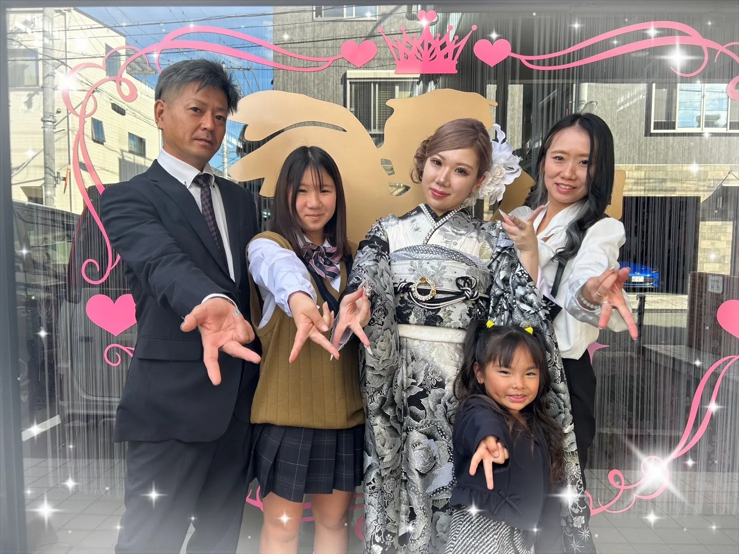 成人式 振袖 前撮り撮影会 モード系 黒/シルバー(銀色) バラ柄 一番人気 派手 ギャル振袖 目立つ キラキラスワロフスキー付き ゴージャス ぴょな