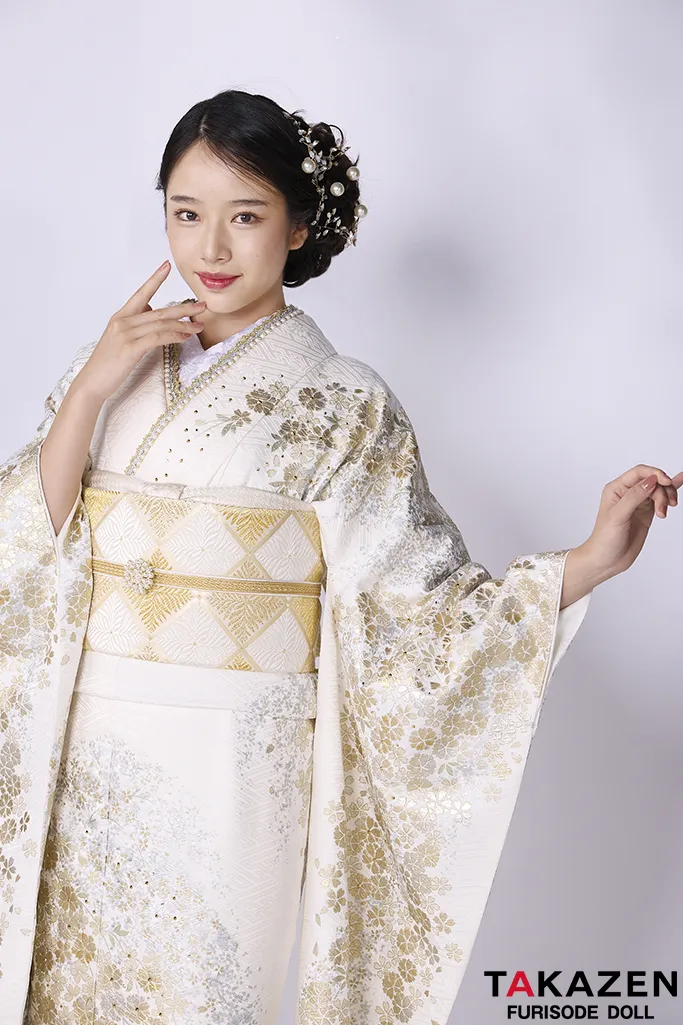 TAKAZENのレンタル振袖 最高級古典柄振袖　関芳/最高級金駒金彩刺繍友禅　白/金　桜柄　キラキラ　上品　正絹　スワロフスキー付き　透明感のある　天翔天音【通販可】24039