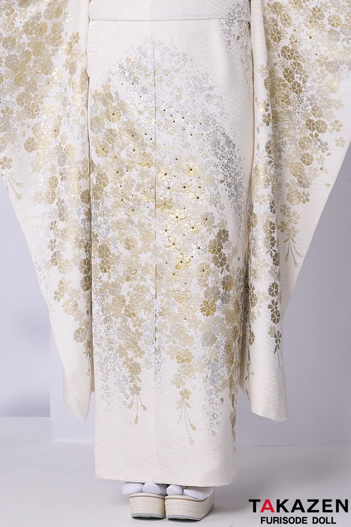 TAKAZENのレンタル振袖 最高級古典柄振袖　関芳/最高級金駒金彩刺繍友禅　白/金　桜柄　キラキラ　上品　正絹　スワロフスキー付き　透明感のある　天翔天音【通販可】24039