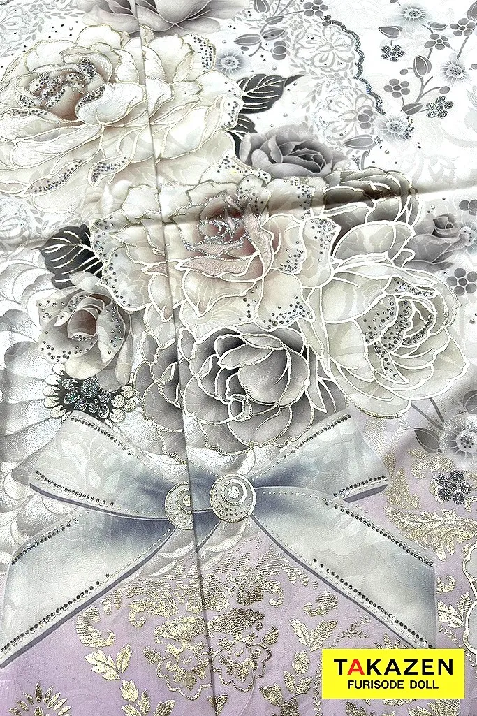 TAKAZENのレンタル振袖 最新作ヘップバーンコスメカラー　白/紫/淡い色　薔薇柄　キラキラ　スワロフスキー/パール付き　エレガント　かわいい　キルティング帯　香音【通販可】26004