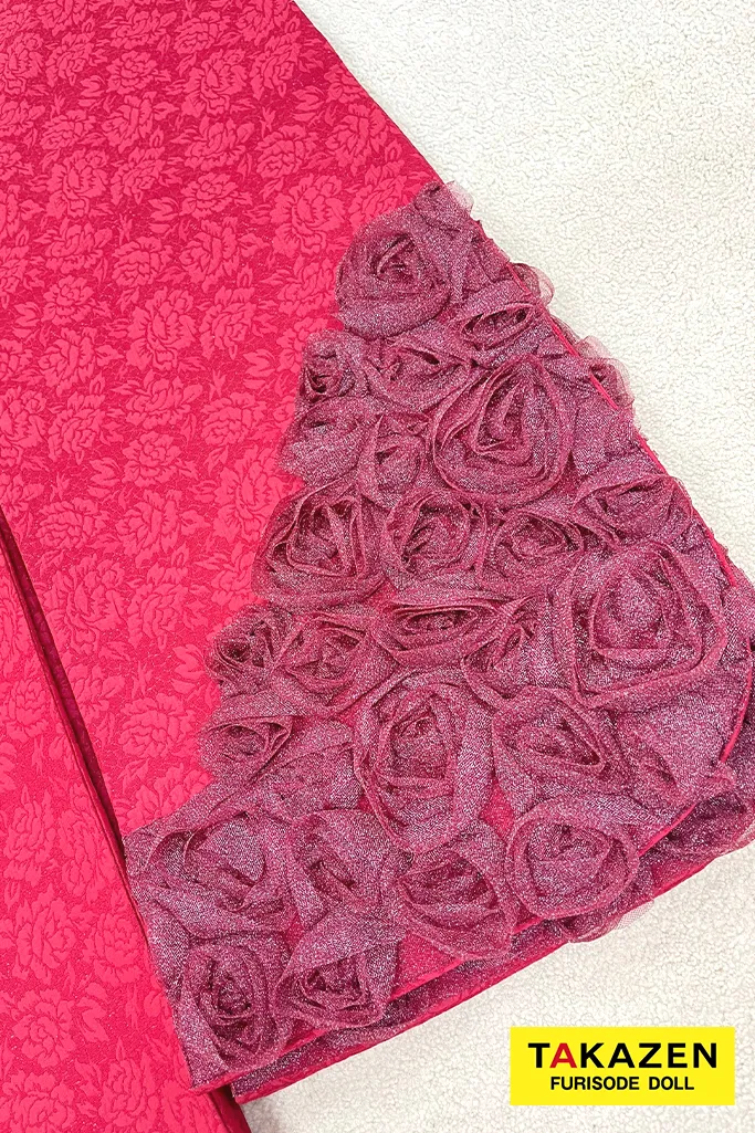 TAKAZENのレンタル振袖 最新作ヘップバーンローズ　赤　薔薇モチーフ付き　立体花　最先端　エレガント　人と被らない　レースインナー/ブーツスタイル　南琴奈【通販可】26006
