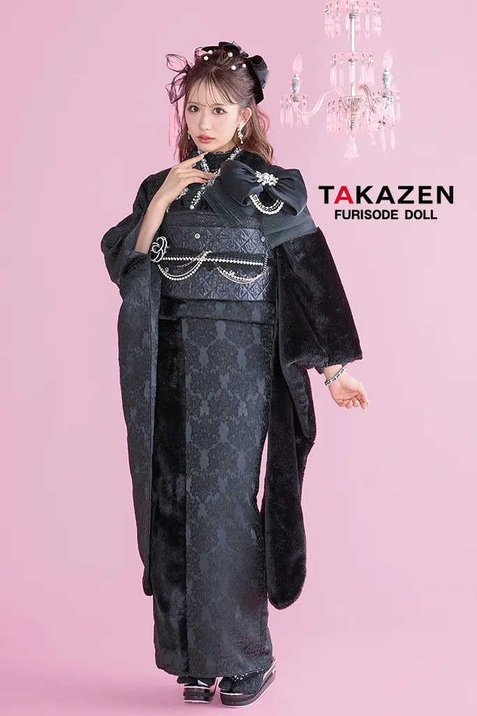 TAKAZENのレンタル振袖 最新作ヘップバーンシュシュ　黒　ファー/ジャガード生地　リボン・キラキラパーツ付き　ふわふわ振袖　人とかぶらない　かわいい　セレブ　伊藤桃々【通販可】26014