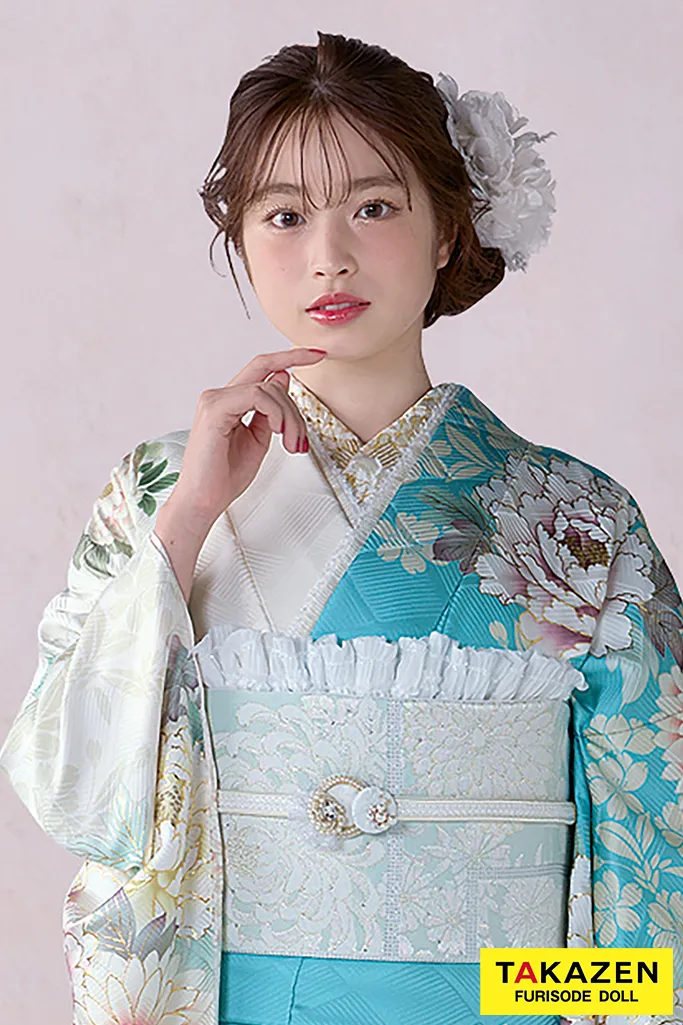 TAKAZENのレンタル振袖 正統派古典　水色/白　牡丹柄/菊柄　かわいい　淡い色　今どき　方身代わり　爽やか　綺麗　葛西杏也菜【通販可】26020