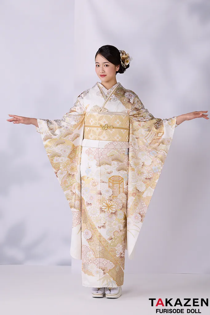 TAKAZENのレンタル振袖 最高級古典柄振袖　関芳/最高級金彩刺繍友禅　白/金　レース　上品　正絹　桂由美　透明感のある振袖　天翔愛【通販可】26036