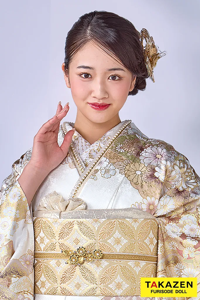 TAKAZENのレンタル振袖 最高級古典柄振袖　関芳/最高級金彩刺繍友禅　白/金　レース　上品　正絹　桂由美　透明感のある振袖　天翔愛【通販可】26036